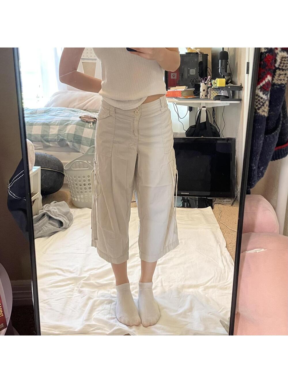 Off-white cargo capri pants